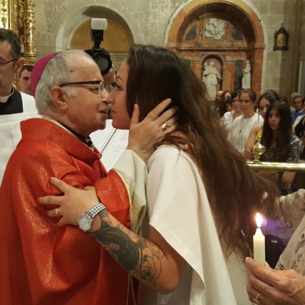 Vigilia de Pentecostés y confirmaciones de adultos