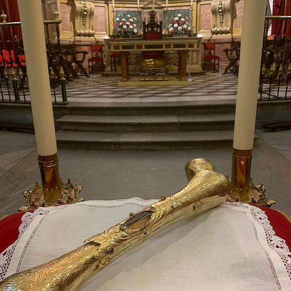 La diócesis inicia el curso con la celebración del rito de la dedicación del altar de la catedral