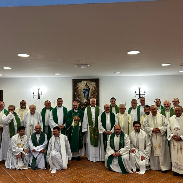 El obispo dirige los ejercicios espirituales para el clero en Jaén
