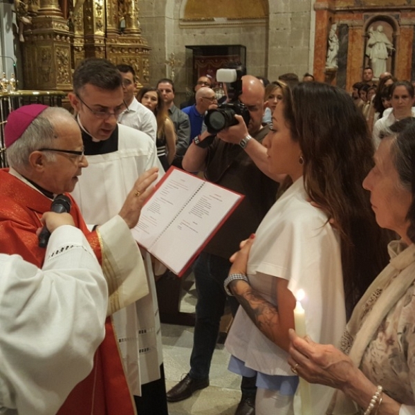 Vigilia de Pentecostés y confirmaciones de adultos