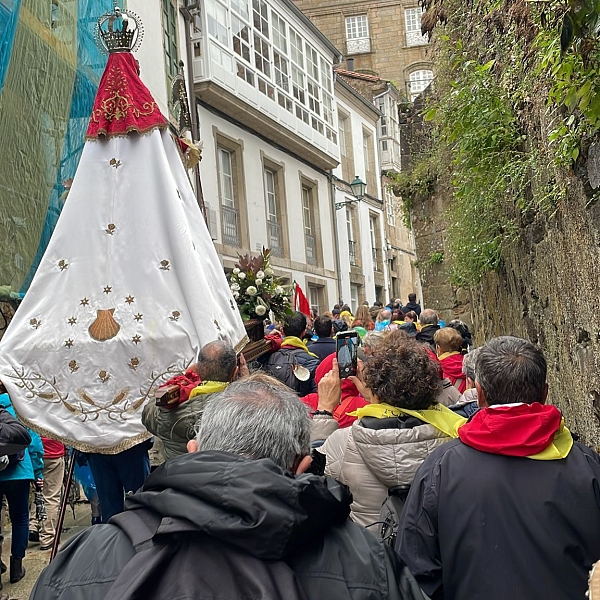 Medio millar de zamoranos en Santiago acompañando a la Virgen de la Concha