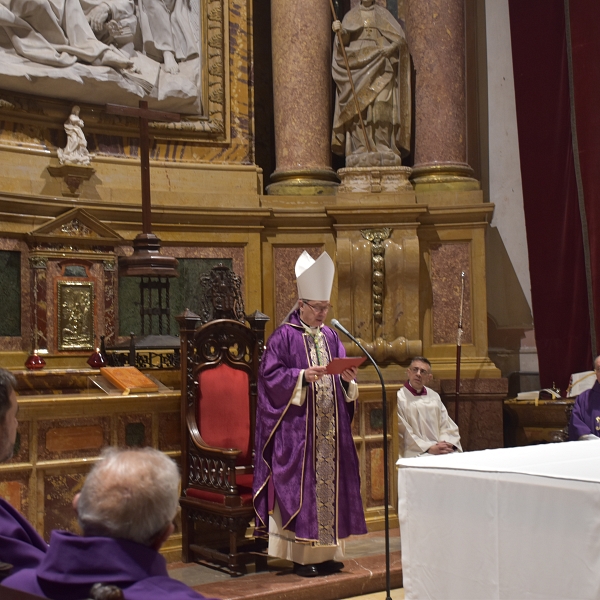 Zamora se despide de Uriarte con la celebración de la misa en la catedral