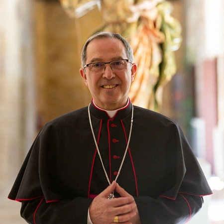 La diócesis felicita a su obispo, Fernando Valera, en su 66º cumpleaños