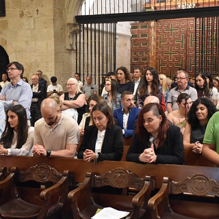Treinta y tres adultos reciben el don del Espíritu en Pentecostés