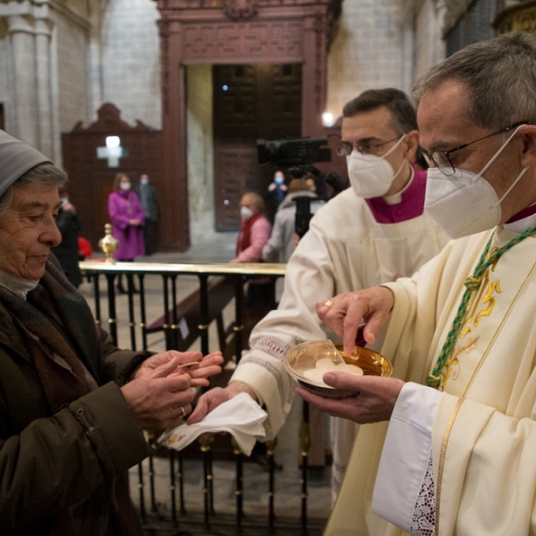 Ordenación y toma de posesión de don Fernando