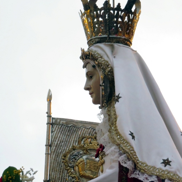 Salida de la Virgen de la Concha (Romería La Hiniesta)