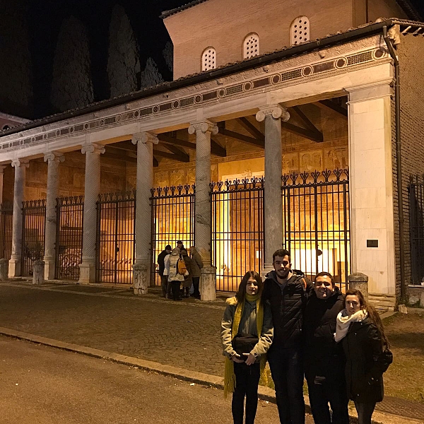 Universitarios zamoranos en San Lorenzo Extramuros (Roma)