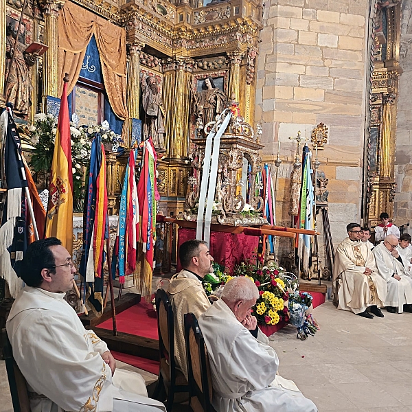 Benavente celebra la Veguilla con una llamada a ser bálsamo y esperanza