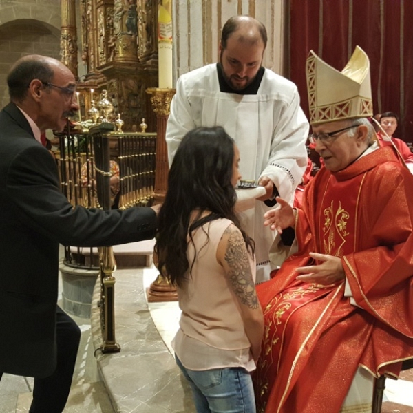 Vigilia de Pentecostés y confirmaciones de adultos