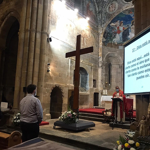 La Cruz de los jóvenes y el icono de María, en Zamora