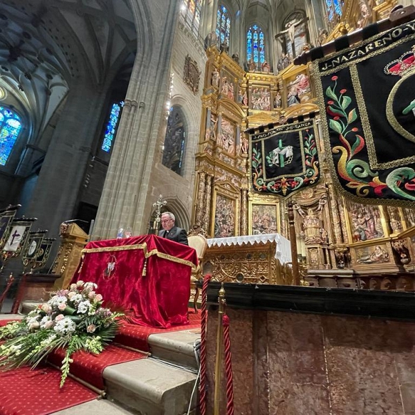 El obispo, pregonero de la Semana Santa de Astorga