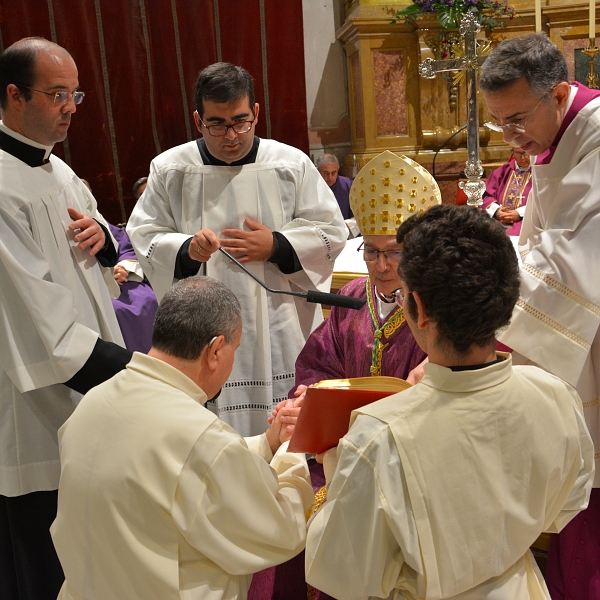 Ordenación de Antonio Vela