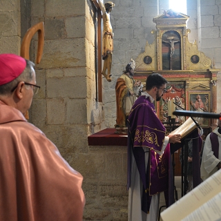 Enrique Alonso y Víctor Jambrina celebran el rito de admisión a las sagradas órdenes