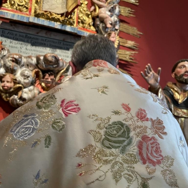 Trece años después, un obispo vuelve a abrir el copón de las Sagradas Formas del Motín de la Trucha