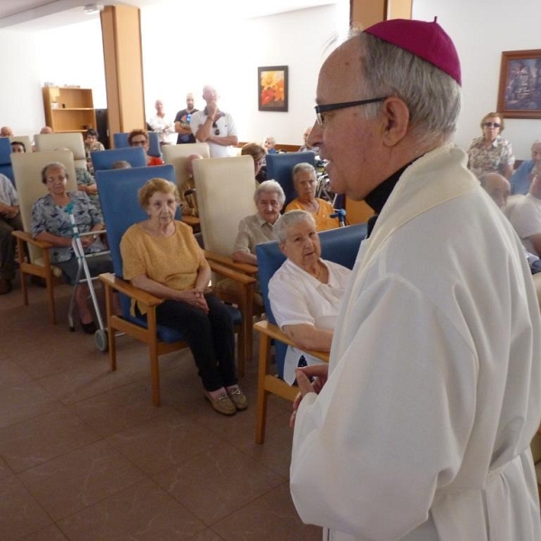 Unción de enfermos en la Residencia de Villarrín