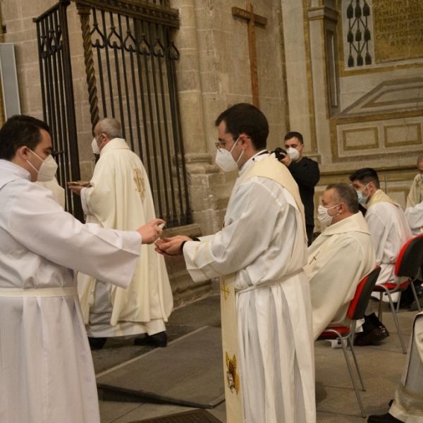 Ordenación y toma de posesión de don Fernando