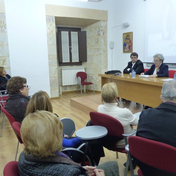 Charla de la presidenta de Manos Unidas