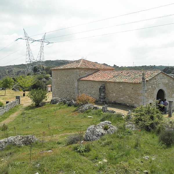 La parroquia de Muelas cede el uso de su ermita al Ayuntamiento