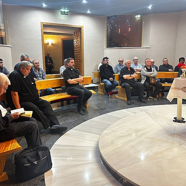 La priora de las carmelitas de Toro ofrece una meditación al clero diocesano