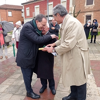 Villanueva del Campo reconoce a don Abelardo Febrero con la Medalla al Mérito Ciudadano