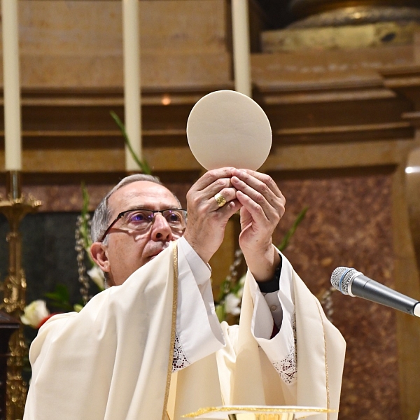 El Corpus transforma las calles de Zamora en un altar de fe