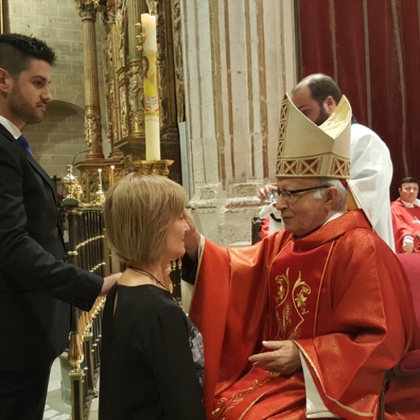 Vigilia de Pentecostés y confirmaciones de adultos