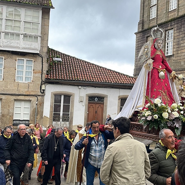 Medio millar de zamoranos en Santiago acompañando a la Virgen de la Concha