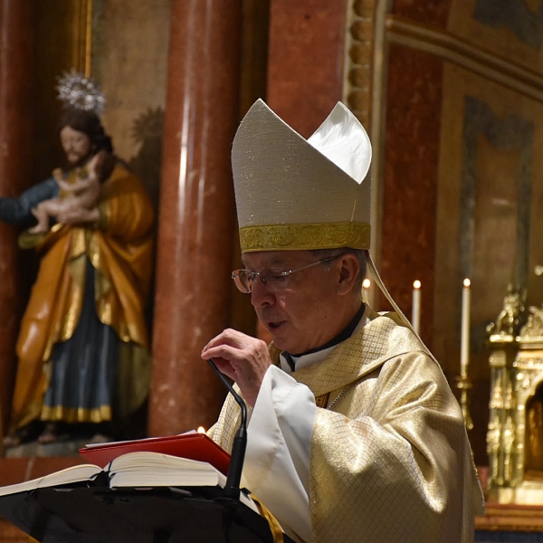 Fernando Valera preside en San Vicente la eucaristía de los Santos Ángeles Custodios