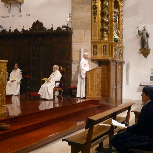 El obispo preside la vigilia de la Inmaculada en la iglesia de San Torcuato