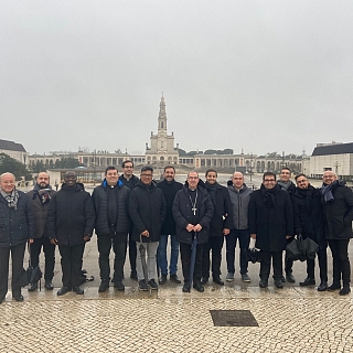 El obispo de Zamora peregrina a Fátima con el grupo de curas jóvenes