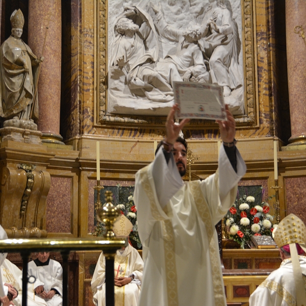 La diócesis inicia el curso con la celebración del rito de la dedicación del altar de la catedral