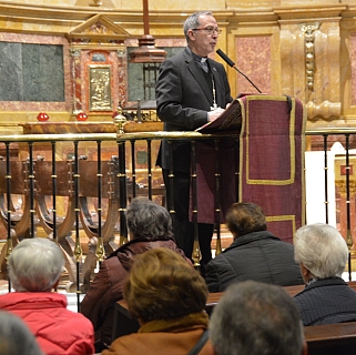 El obispo centra su primera meditación cuaresmal en la espiritualidad de la Pasión