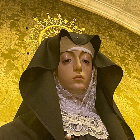 Firma del decreto de coronación canónica de la Virgen de La Soledad