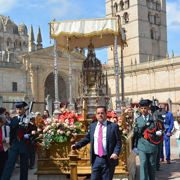 Un Corpus que dejó pequeña la Catedral