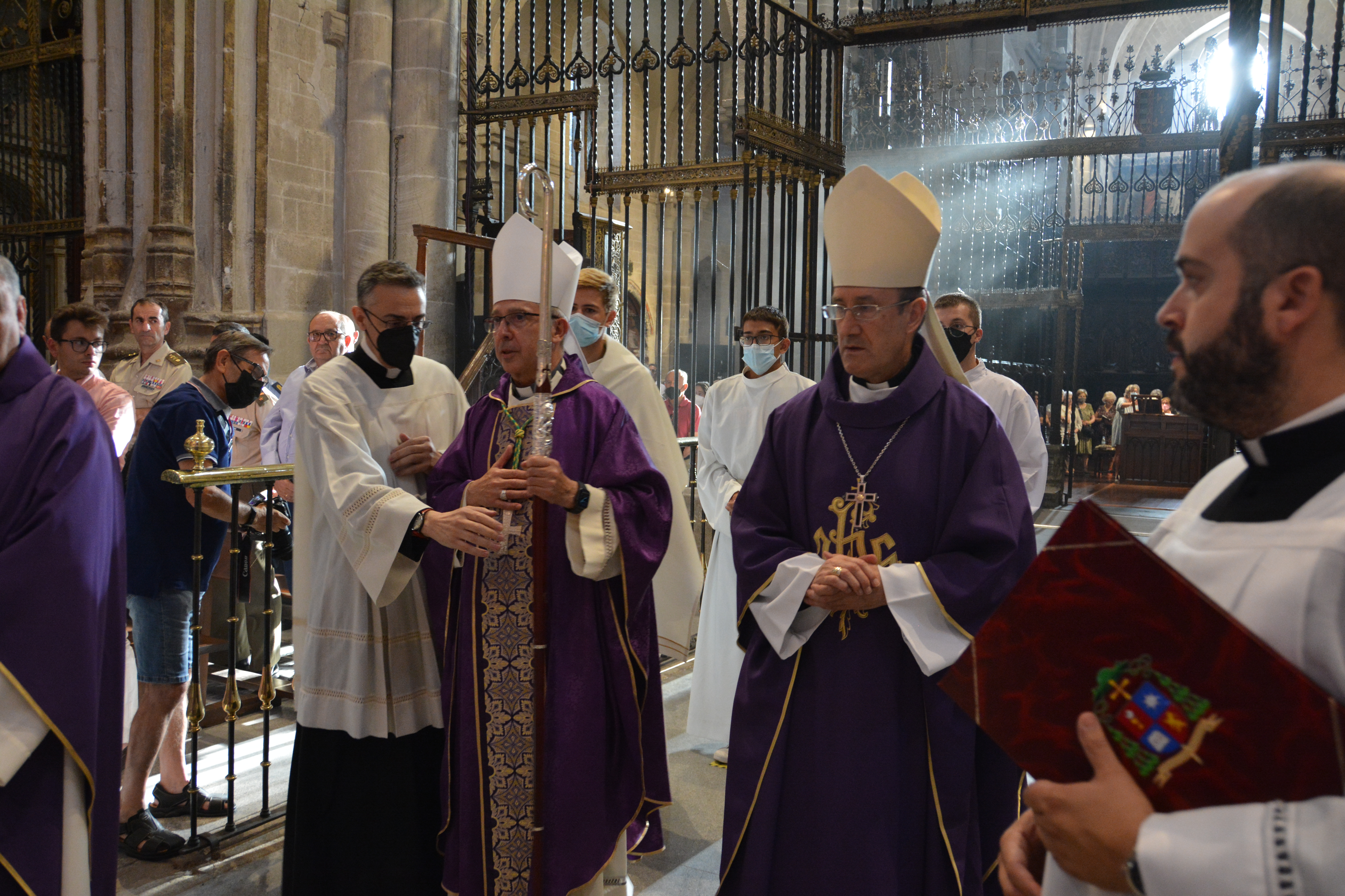 Los obispos de Astorga y Zamora, en el funeral